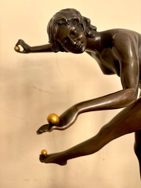 The Suns Children on Woman’s Dance