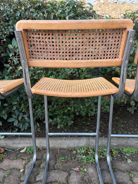 Je suis sous … sous… sous ton balcon 🍸 !