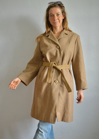 Madame Beige