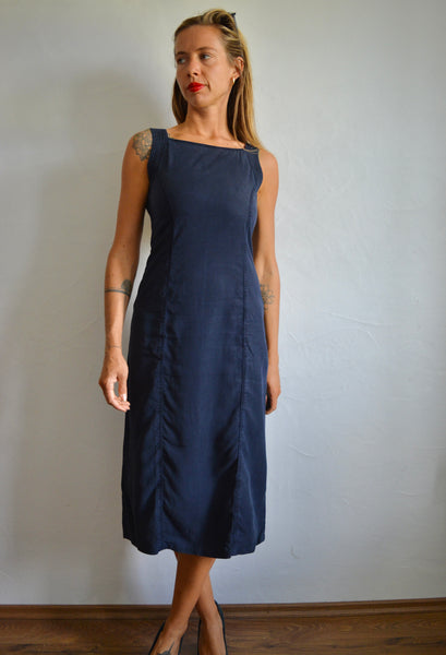 Black Linen Swan